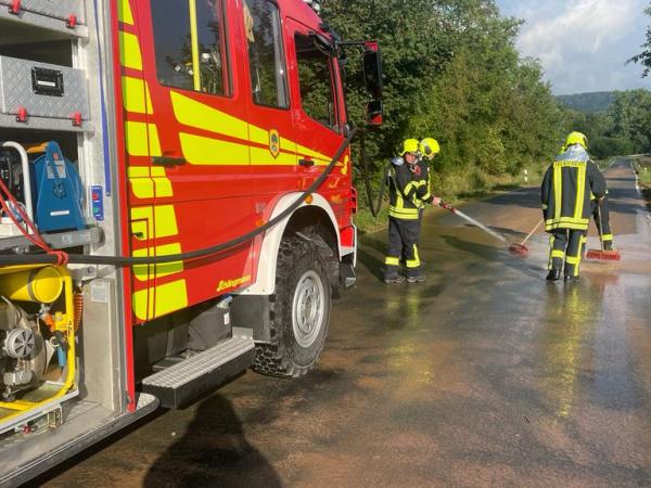 Einsatz [11] 26.08.2023 – Technische Hilfeleistung | Schlamm und Geröll auf&nbsp;Fahrbahn